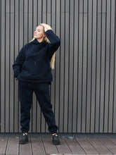 Įkelti vaizdą į galerijos rodinį, Mėlynas laisvalaikio kostiumas su pūkiu