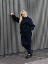 Įkelti vaizdą į galerijos rodinį, Mėlynas laisvalaikio kostiumas su pūkiu