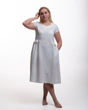 Įkelti vaizdą į galerijos rodinį, Balta lininė suknelė ,,Smiltė"