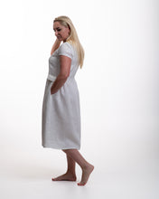 Įkelti vaizdą į galerijos rodinį, Balta lininė suknelė ,,Smiltė"