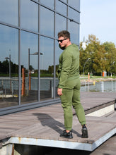 Įkelti vaizdą į galerijos rodinį, Chaki spalvos laisvalaikio kostiumas su pūkiu