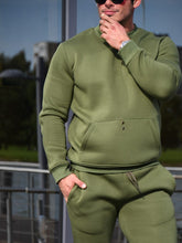 Įkelti vaizdą į galerijos rodinį, Chaki spalvos laisvalaikio kostiumas su pūkiu