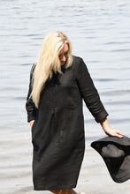 Įkelti vaizdą į galerijos rodinį, Juoda lininė suknelė