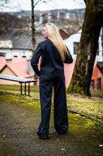 Įkelti vaizdą į galerijos rodinį, Juodos spalvos laisvalaikio kostiumėlis ,,Elegancija"