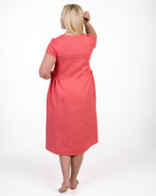 Įkelti vaizdą į galerijos rodinį, Koralo spalvos lininė suknelė ,,Smiltė"