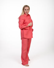 Įkelti vaizdą į galerijos rodinį, Koralo spalvos lino kostiumas su kelnėmis