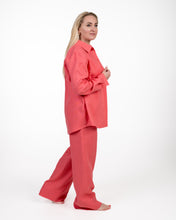 Įkelti vaizdą į galerijos rodinį, Koralo spalvos lino kostiumas su kelnėmis