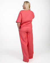 Įkelti vaizdą į galerijos rodinį, Koralo spalvos lino kostiumas su palaidine