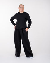 Įkelti vaizdą į galerijos rodinį, Juodas laisvalaikio kostiumėlis ,,Elė"