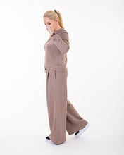 Įkelti vaizdą į galerijos rodinį, Trikotažinis kostiumėlis ,,Elė"