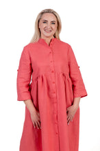 Įkelti vaizdą į galerijos rodinį, Koralo spalvos lininė suknelė, midi ilgio, susegama su sagutėmis