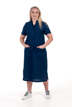 Įkelti vaizdą į galerijos rodinį, Mėlyna lininė suknelė, su kišenėmis ir skeltukais.