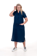 Įkelti vaizdą į galerijos rodinį, Mėlyna lininė suknelė, su kišenėmis ir skeltukais.