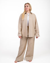 Įkelti vaizdą į galerijos rodinį, Natūralaus lino kostiumas su kelnėmis