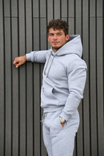 Įkelti vaizdą į galerijos rodinį, Pilkas laisvalaikio kostiumas su pūkiu