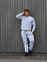 Įkelti vaizdą į galerijos rodinį, Pilkas laisvalaikio kostiumas su pūkiu
