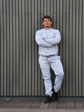Įkelti vaizdą į galerijos rodinį, Pilkas laisvalaikio kostiumas su pūkiu