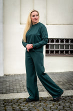 Įkelti vaizdą į galerijos rodinį, Žalios spalvos laisvalaikio kostiumėlis ,,Elegancija"