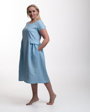 Įkelti vaizdą į galerijos rodinį, Žydra lininė suknelė ,,Smiltė"