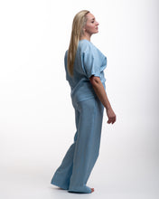 Įkelti vaizdą į galerijos rodinį, Žydras lino kostiumas su palaidine