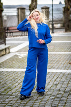 Įkelti vaizdą į galerijos rodinį, Žydros spalvos laisvalaikio kostiumėlis ,,Elegancija"