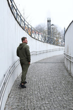 Įkelti vaizdą į galerijos rodinį, Lietuviški vyriški trenigai chaki spalvos su užtrauktuku