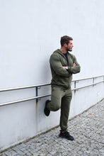 Įkelti vaizdą į galerijos rodinį, Lietuviški vyriški trenigai chaki spalvos su užtrauktuku