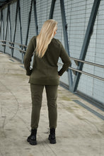 Įkelti vaizdą į galerijos rodinį, Chaki spalvos moteriškas kostiumėlis be gobtuvo
