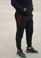 Įkelti vaizdą į galerijos rodinį, Lietuviški vyriški trenigai juodi su raudonom detalėm