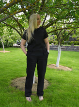 Įkelti vaizdą į galerijos rodinį, Pagamintas Lietuvoje juodas lininis kostiumėlis su palaidine