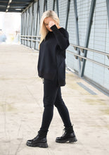 Įkelti vaizdą į galerijos rodinį, Jodos spalvos moteriškas kostiumėlis be gobtuvo