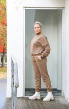 Įkelti vaizdą į galerijos rodinį, Trenigai su pūkeliu be gobtuvo kreminės spalvos