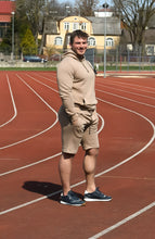 Įkelti vaizdą į galerijos rodinį, Kreminės spalvos vyriškas kostiumėlis su šortais