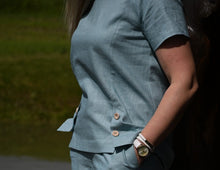 Įkelti vaizdą į galerijos rodinį, Pagaminta Lietuvoje  mėlyna lininė palaidinė