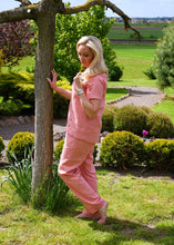 Įkelti vaizdą į galerijos rodinį, Pagamintas Lietuvoje rožinis lininis kostiumėlis su palaidine
