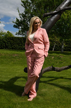 Įkelti vaizdą į galerijos rodinį, Pagamintas Lietuvoje rožinis lininis klasikinis kostiumėlis