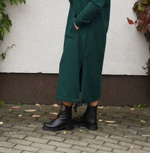 Įkelti vaizdą į galerijos rodinį, Žalia ilga suknelė didelių dydžių pagaminta Lietuvoje