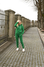 Įkelti vaizdą į galerijos rodinį, Žalias laisvalaikio kostiumas maitinančioms mamoms