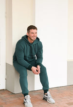 Įkelti vaizdą į galerijos rodinį, Lietuviški vyriški trenigai žalios spalvos su gobtvu