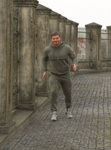 Įkelti vaizdą į galerijos rodinį, Chaki spalvos džemperis
