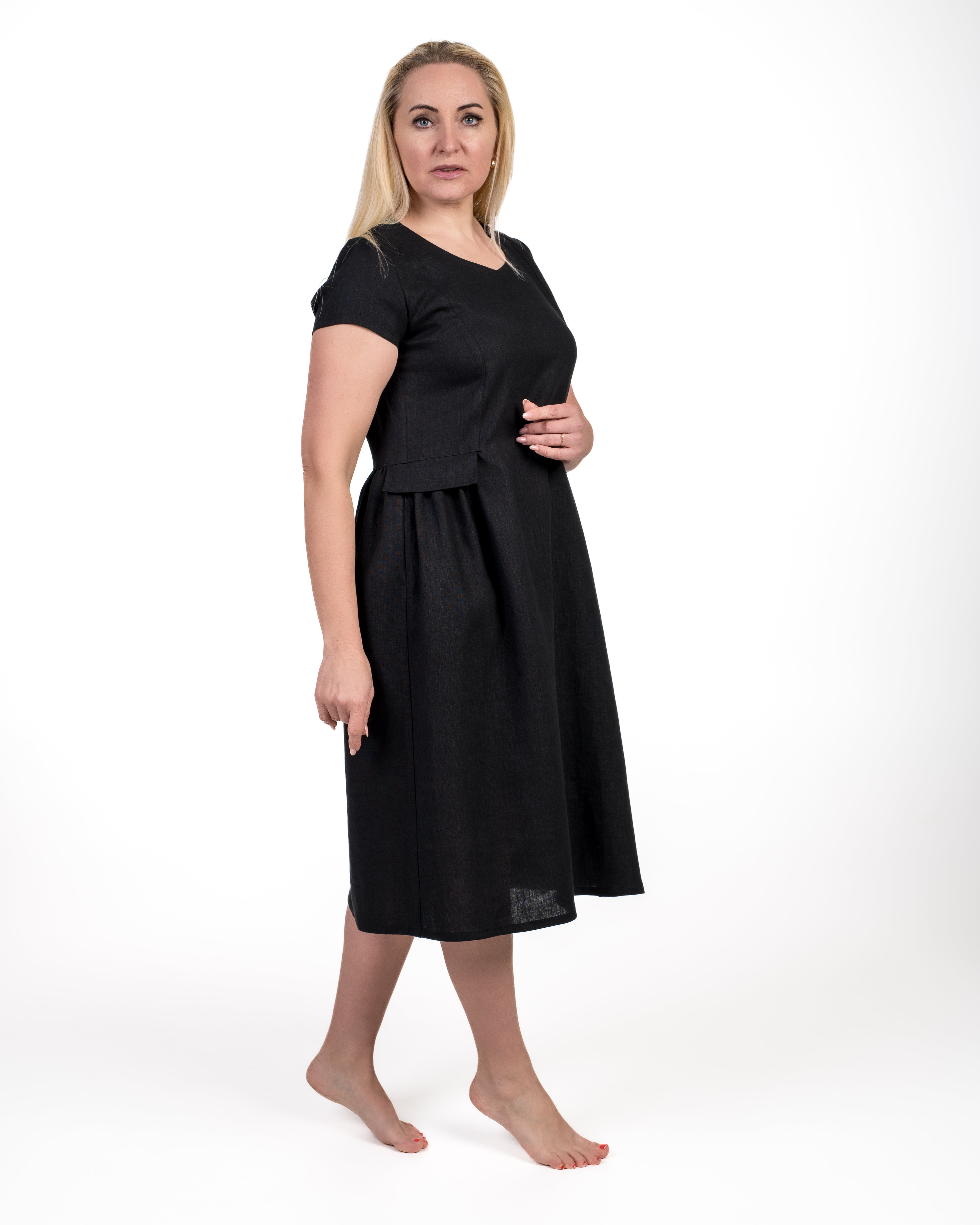 Juoda lininė suknelė, su kišenėmis
