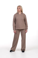 Įkelti vaizdą į galerijos rodinį, Kreminis laisvalaikio kostiumėlis Viktorija
