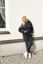 Įkelti vaizdą į galerijos rodinį, Juodas laisvalaikio kostiumas maitinančioms mamoms
